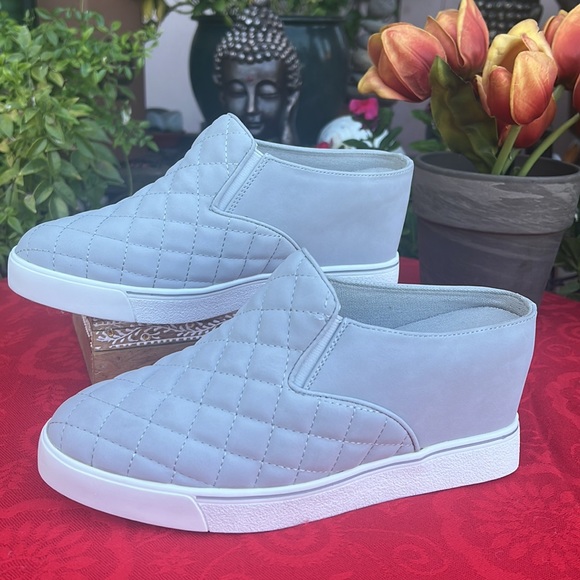 NEW‼️ Quilted Slip-On Wedge Style Sneaker Bootie Mules Clog Slides - Picture 10 of 17
